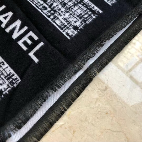 New CHANEL Perfume Giveaway Cashmere And Silk Scarf - Picture 6 of 6